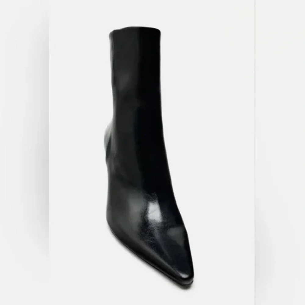 Zara HEELED WEDGE ANKLE BOOTS. Black. Size 7.5. New with Tags.
